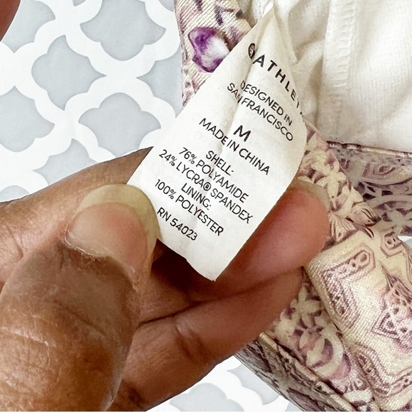 EUC Athleta Aqualuxe Print High Neck Keyhole Bikini Top in  Kitten Kisses - Picture 4 of 10